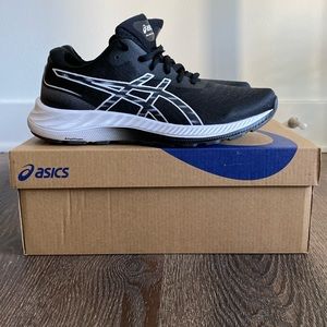 ASICS Gel-Excite 9 Women’s size 8 Black/White